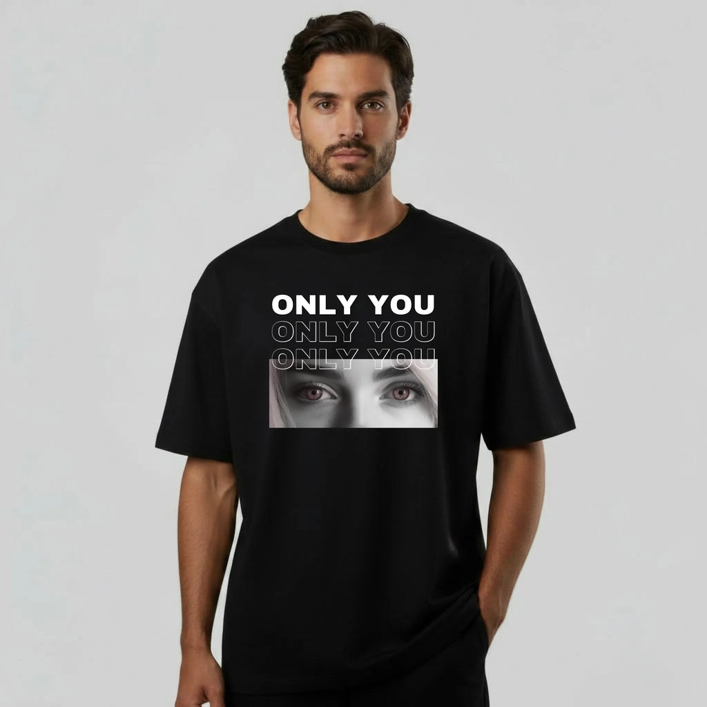 gemini-2.5-flash-image_aynı_görsel_aynı_tişört_manken_farklı_bir_erkek_manken_olsun-0